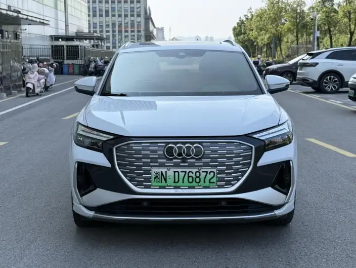 Audi Q4 e-tron 2023 Model 40 e-tron Genesis Edition – фото 2