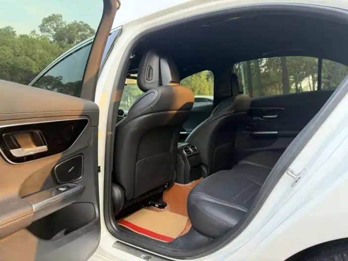 Mercedes-Benz C-Class 2024 Model C 260 L Sports Edition – фото 9