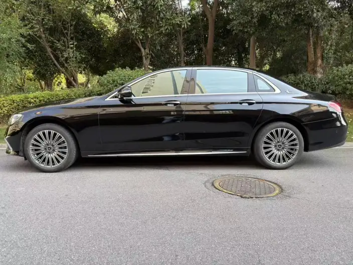 Mercedes-Benz E-Class 2023 Model E 300 L Luxury Model Sports sedan – фото 3