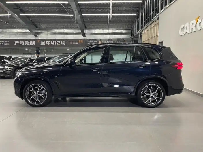 BMW X5 2025 Model xDrive30Li Exclusive Model M Sports Night Set – фото 4