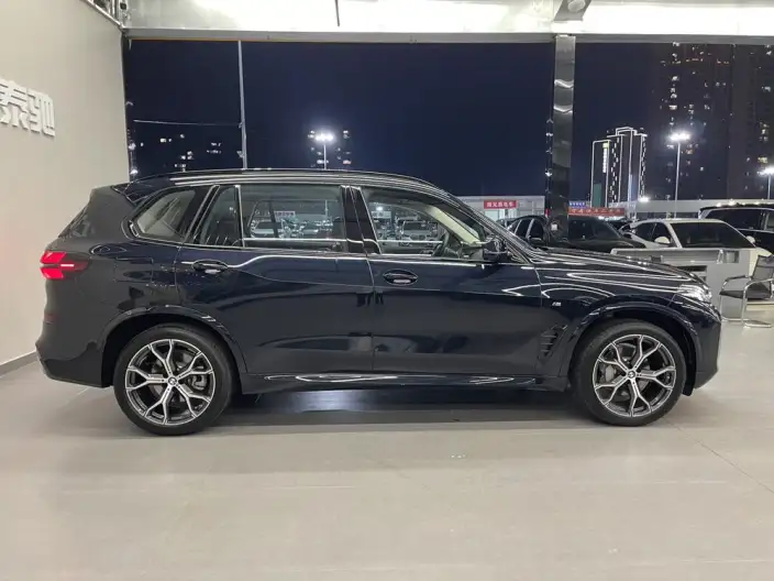 BMW X5 2025 Model xDrive30Li Exclusive Model M Sports Night Set – фото 8