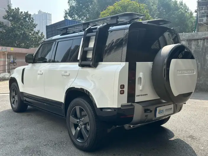 Land Rover Defender 2025 Model 110 3.0T P400 HSE X-Dynamic – фото 4