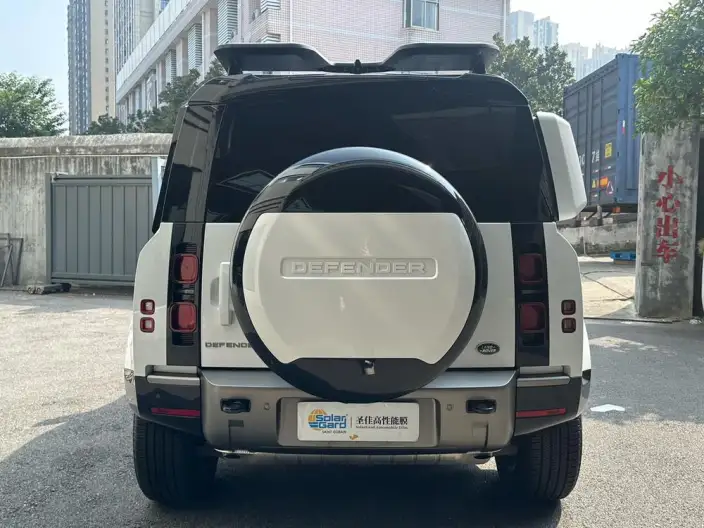 Land Rover Defender 2025 Model 110 3.0T P400 HSE X-Dynamic – фото 5