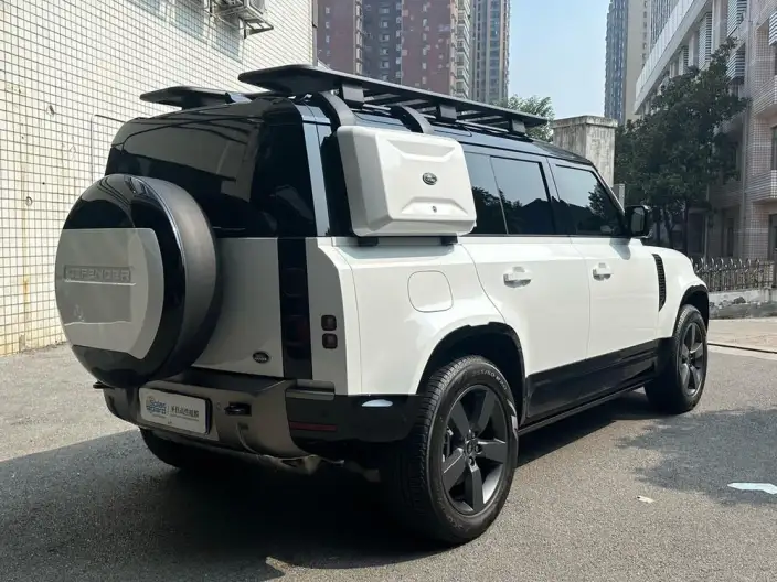 Land Rover Defender 2025 Model 110 3.0T P400 HSE X-Dynamic – фото 6
