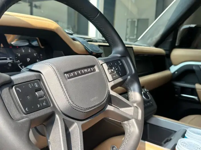 Land Rover Defender 2025 Model 110 3.0T P400 HSE X-Dynamic – фото 7