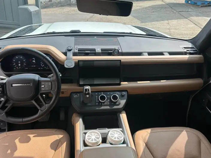 Land Rover Defender 2025 Model 110 3.0T P400 HSE X-Dynamic – фото 10