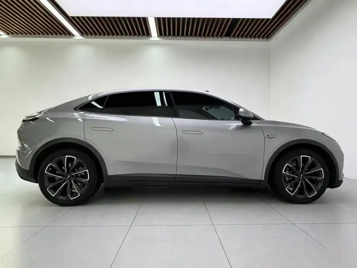 Onvo L60 2024 Model 525km Standard Battery Life 4WD Edition – фото 8