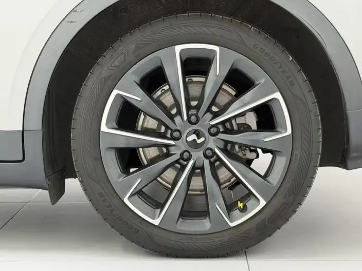 Onvo L60 2024 Model 525km Standard Battery Life 4WD Edition – фото 9
