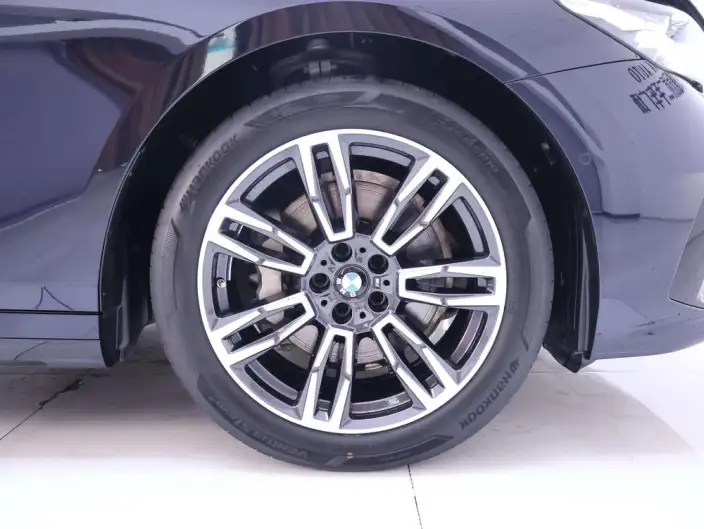 BMW 5 Series 2025 Model 530Li Leading Model M Sports Set – фото 4