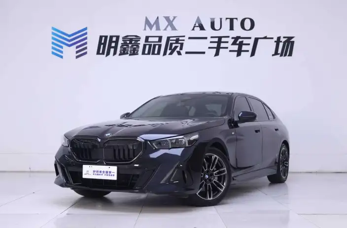 BMW 5 Series 2026 Model 530Li Leading Model M Sports Set – фото 1