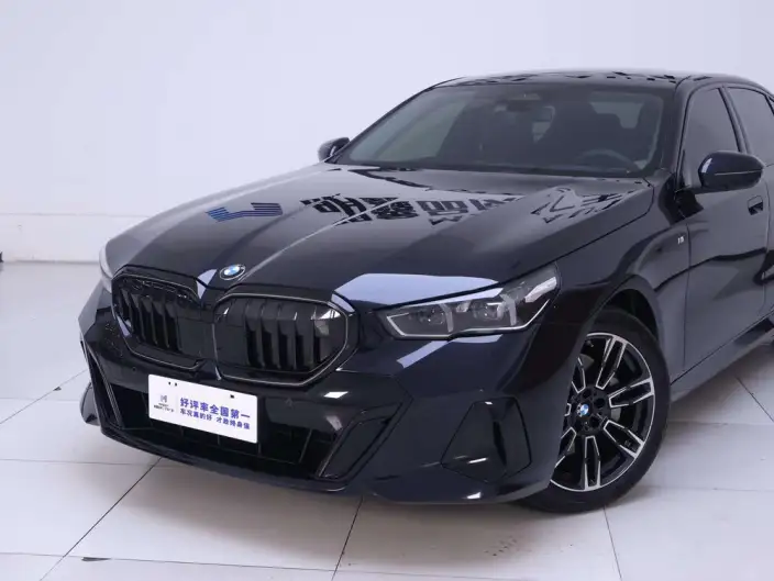 BMW 5 Series 2026 Model 530Li Leading Model M Sports Set – фото 9