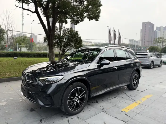 Mercedes-Benz GLC 2025 Model GLC 260 L 4MATIC Luxury Model 5 seat – фото 1