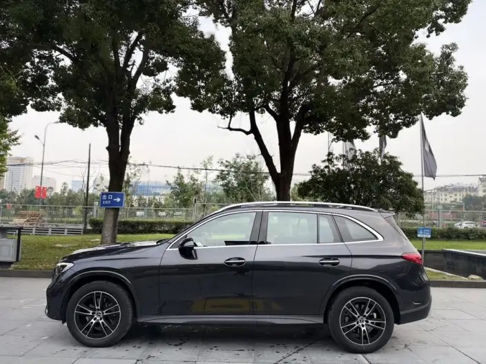 Mercedes-Benz GLC 2025 Model GLC 260 L 4MATIC Luxury Model 5 seat – фото 4