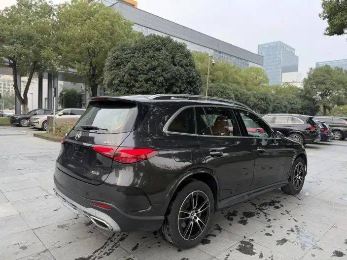 Mercedes-Benz GLC 2025 Model GLC 260 L 4MATIC Luxury Model 5 seat – фото 7
