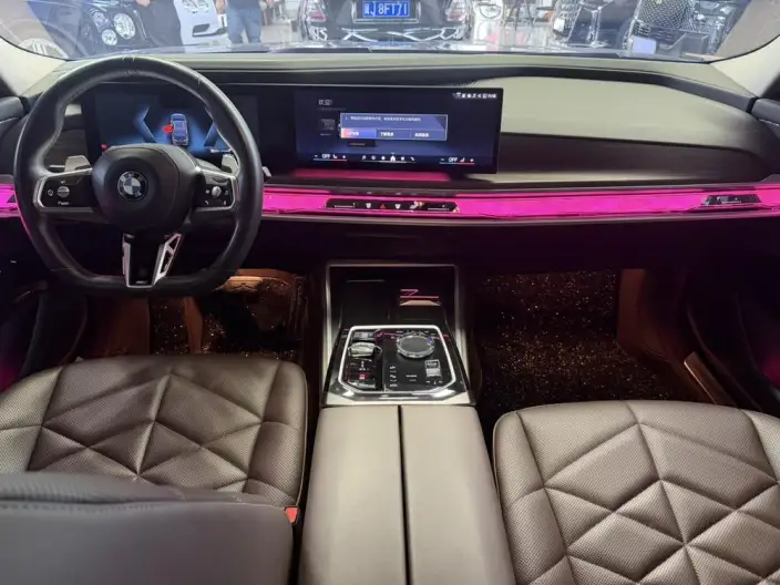 BMW 7 Series 2023 Model 735Li M Sports Set – фото 8