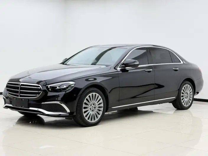 Mercedes-Benz E-Class 2023 Model E 300 L Fashion Model sedan – фото 1