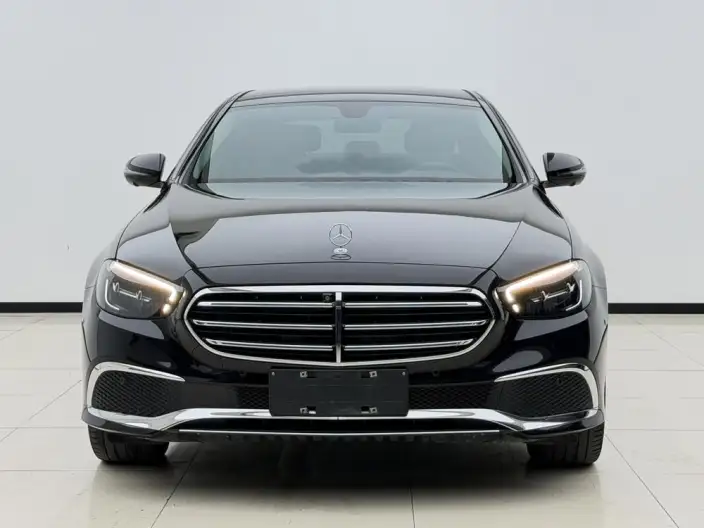 Mercedes-Benz E-Class 2023 Model E 300 L Fashion Model sedan – фото 2
