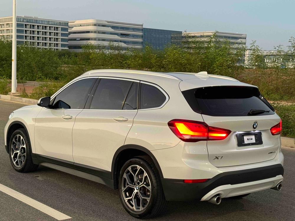 BMW X1 2022 sDrive25Li Leading – фото 4