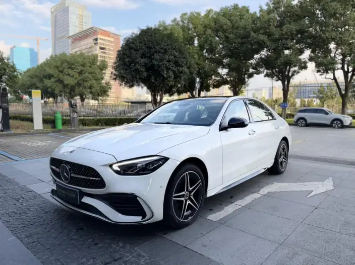 Mercedes-Benz C-Class 2026 Model C 260 L Sports sedan – фото 1