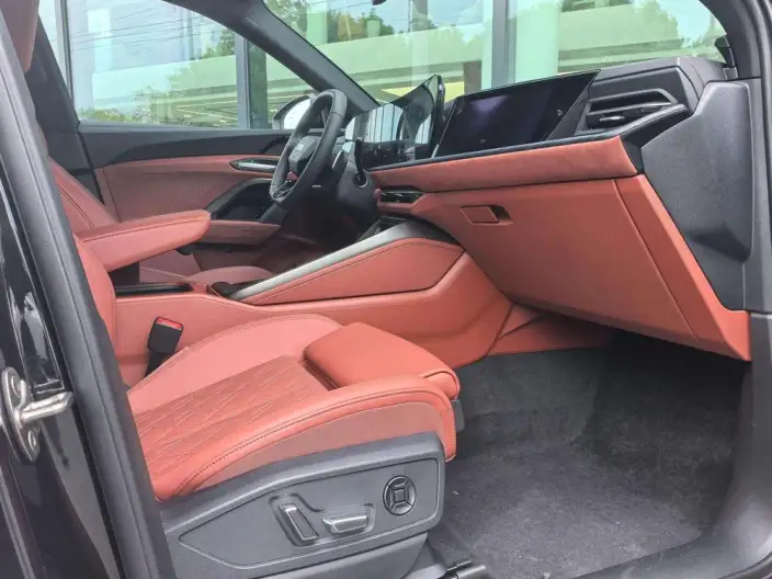 Audi Q5L 2026 Model 2.0T 10M Users Edition Edition – фото 6