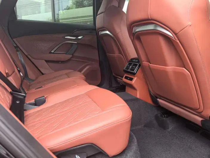Audi Q5L 2026 Model 2.0T 10M Users Edition Edition – фото 9