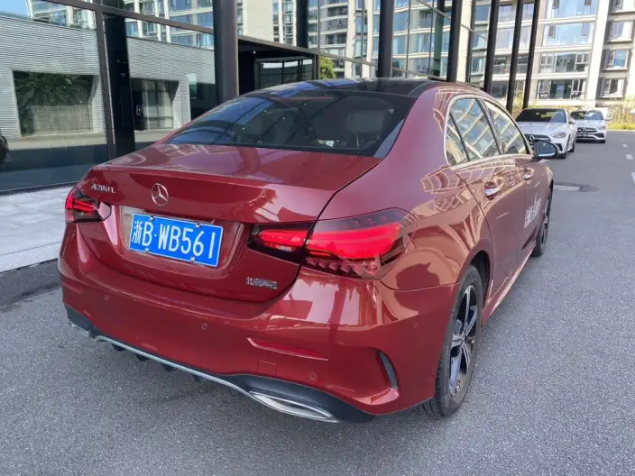 Mercedes-Benz A-class 2023 Model A 200 L Sports sedan Fashion Edition – фото 3