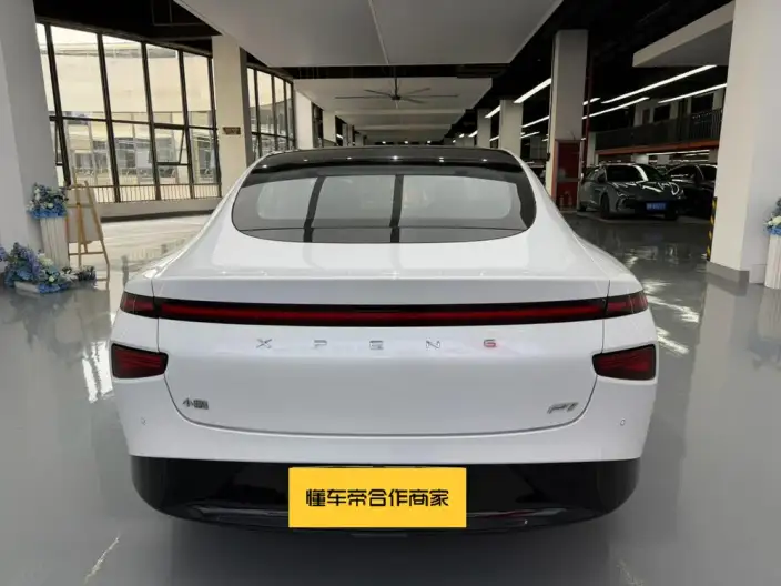 XPeng P7 2022 Model 670E+ – фото 5