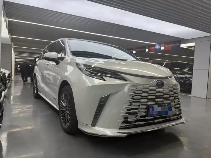 Toyota Sienna 2021 Model 2.5L Hybrid Supreme Edition – фото 2