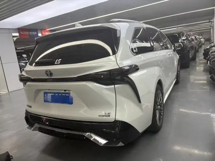 Toyota Sienna 2021 Model 2.5L Hybrid Supreme Edition – фото 5