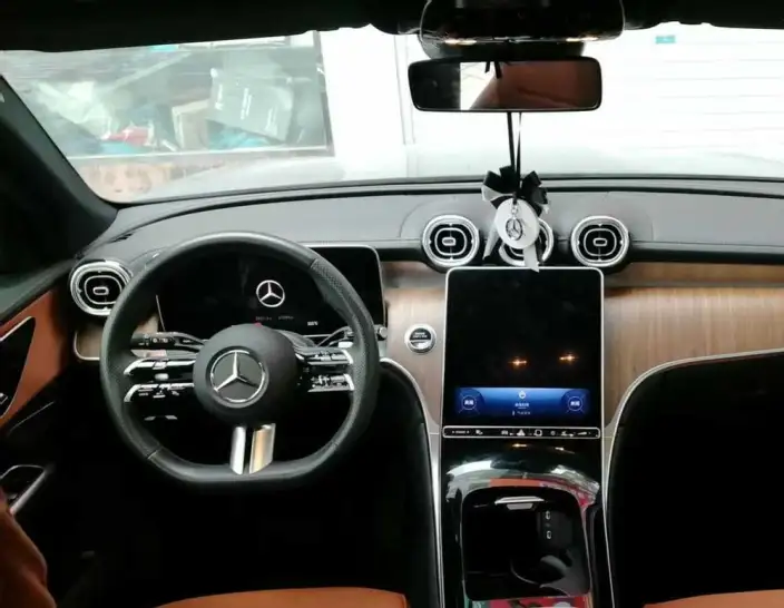 Mercedes-Benz GLC 2024 Model GLC 300 L 4MATIC Dynamic Model 5 seat – фото 7