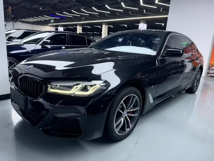 BMW 5 Series 2022 Model Facelift II 525Li M Sports Set – фото 1