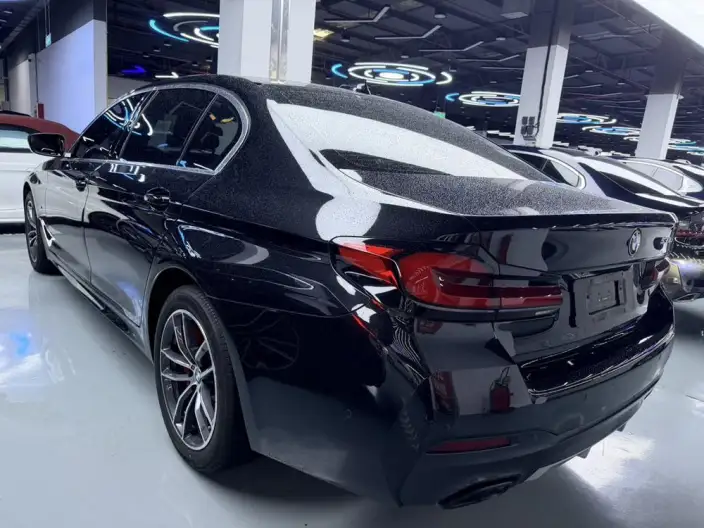 BMW 5 Series 2022 Model Facelift II 525Li M Sports Set – фото 3
