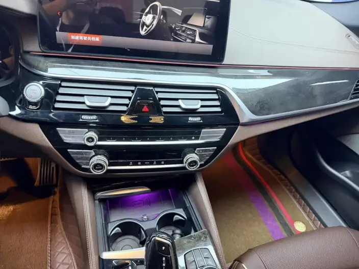 BMW 5 Series 2022 Model Facelift II 525Li M Sports Set – фото 6
