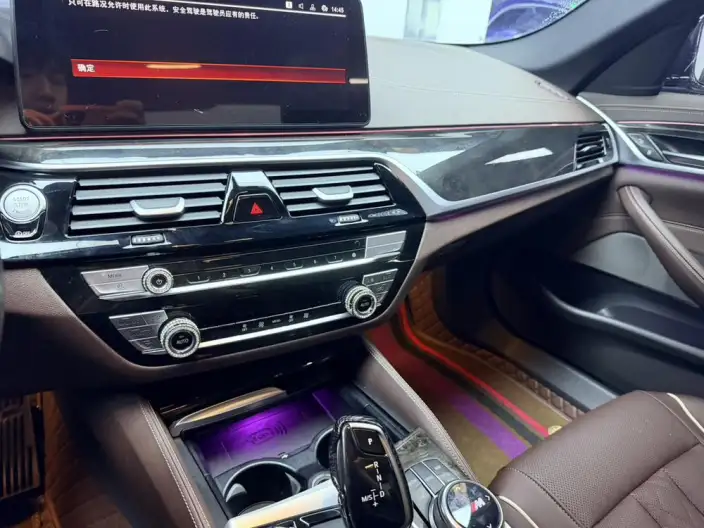 BMW 5 Series 2022 Model Facelift II 525Li M Sports Set – фото 8