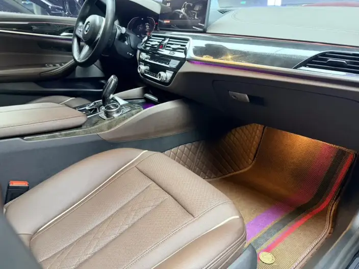 BMW 5 Series 2022 Model Facelift II 525Li M Sports Set – фото 9