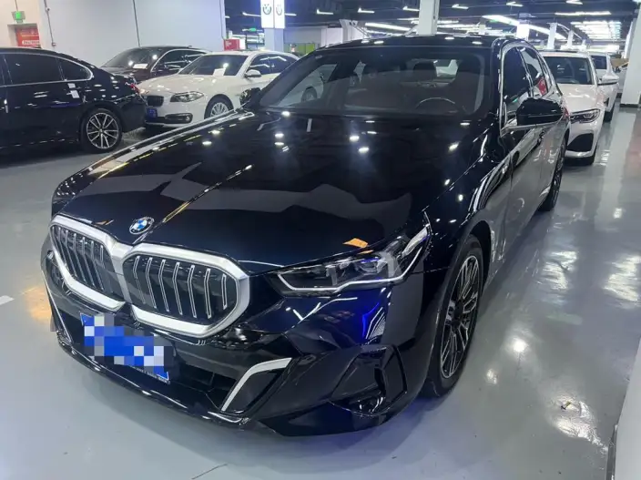 BMW 5 Series 2024 Model 525Li M Sports Set – фото 1