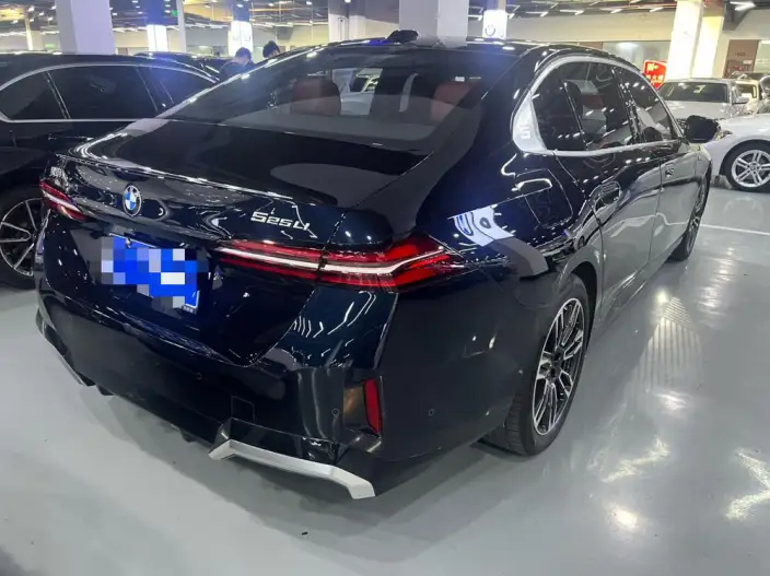 BMW 5 Series 2024 Model 525Li M Sports Set – фото 4