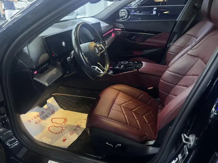BMW 5 Series 2024 Model 525Li M Sports Set – фото 8