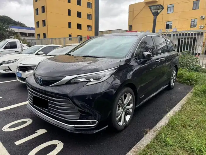 Toyota Sienna 2023 Model Hybrid 2.5L Premium Edition – фото 1