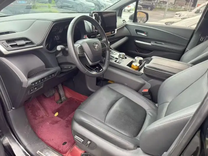 Toyota Sienna 2023 Model Hybrid 2.5L Premium Edition – фото 8