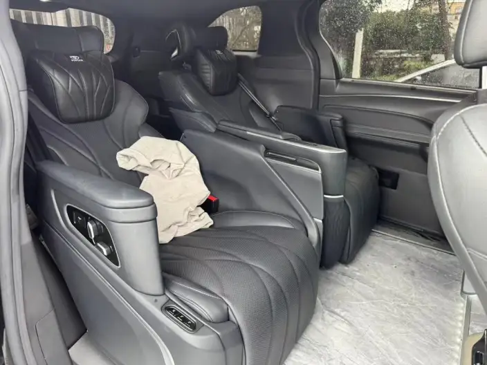 Toyota Sienna 2023 Model Hybrid 2.5L Premium Edition – фото 9