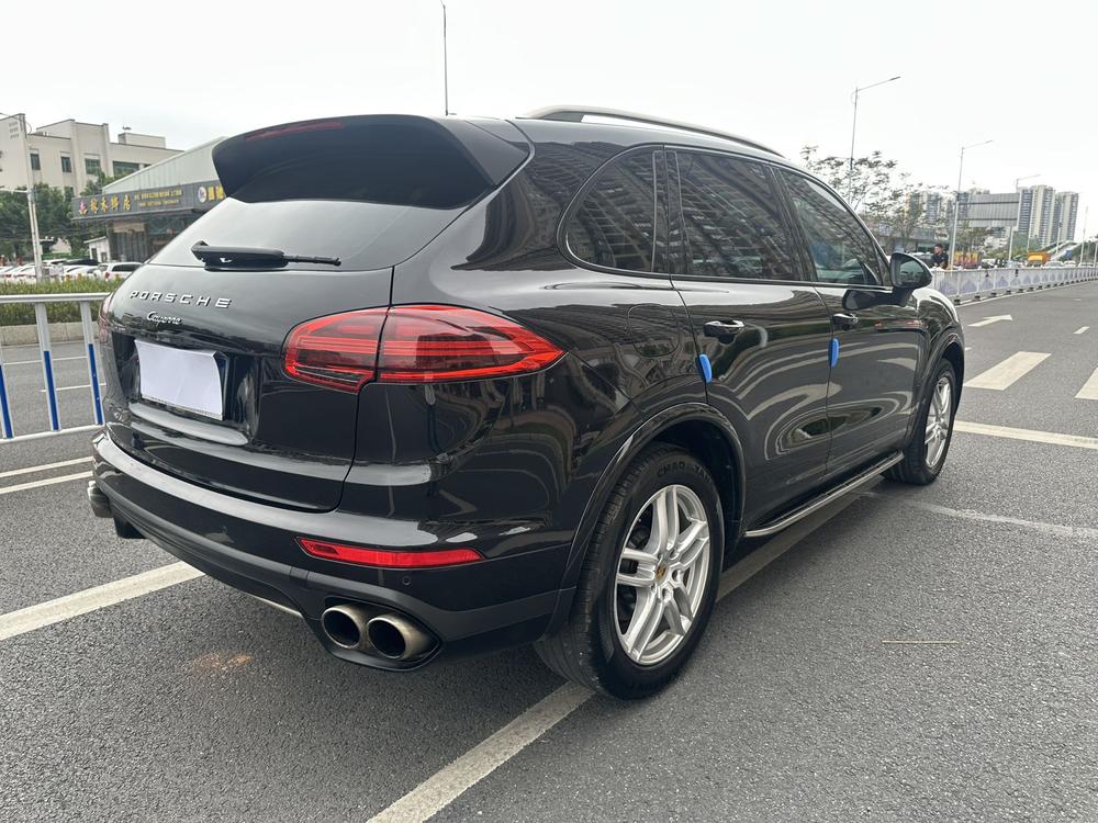 Porsche Cayenne 2016 Cayenne Platinum Edition 3.0T – фото 6
