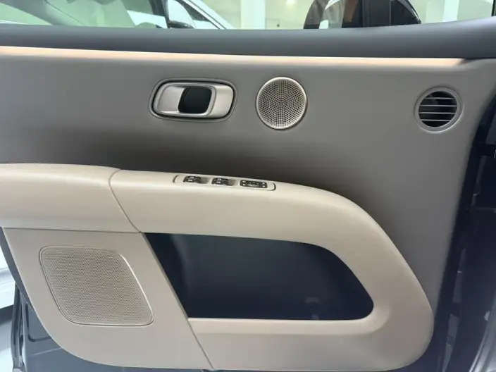 Li Auto i6 2025 Model 2WD Standard Edition – фото 9