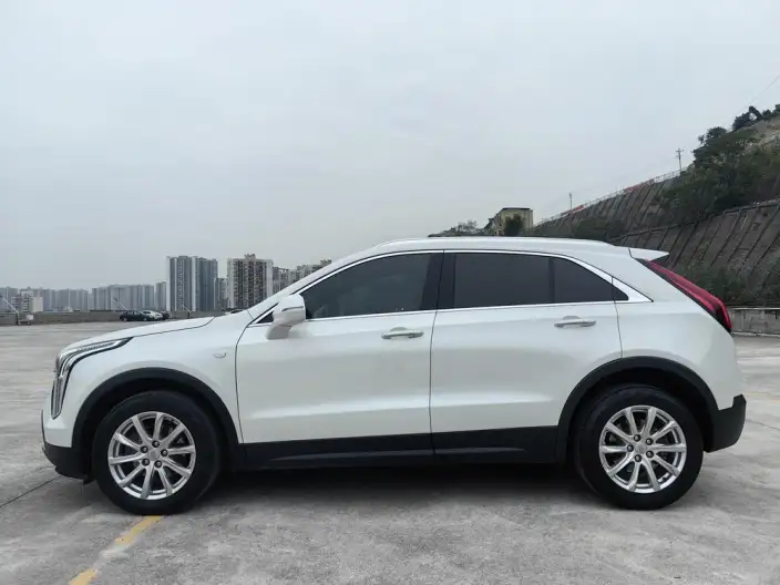 Cadillac XT4 2022 Model 28T 2WD Fashion Model