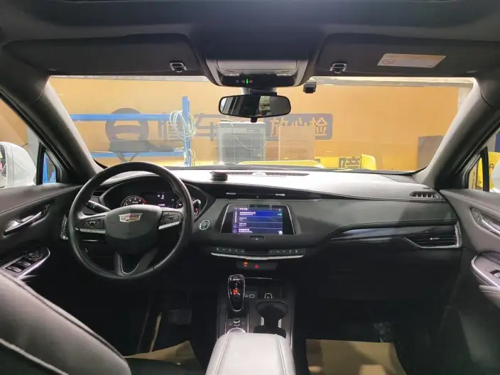Cadillac XT4 2022 Model 28T 2WD Fashion Model – фото 10