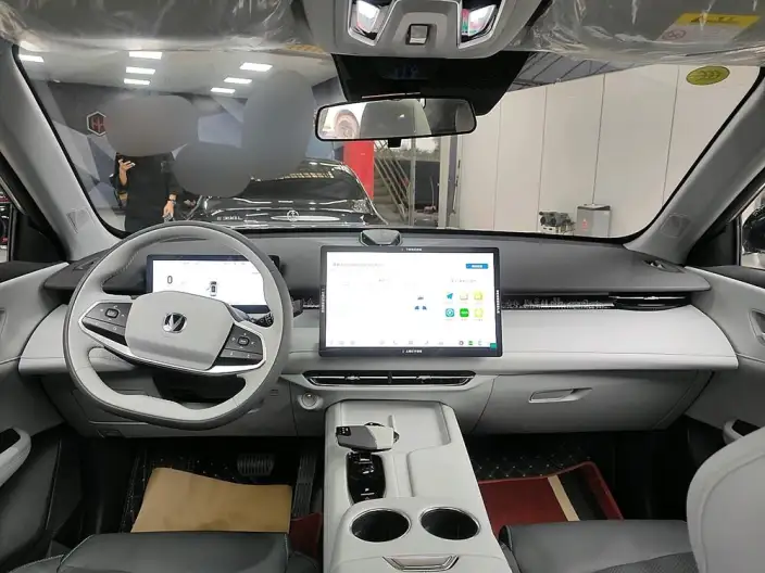 Changan UNI-Z 2025 Model 1.5T DCT Noble Model – фото 6