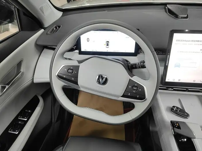 Changan UNI-Z 2025 Model 1.5T DCT Noble Model – фото 9