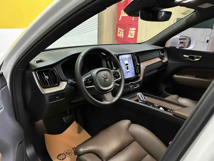 Volvo XC60 2024 Model B5 4WD Smart Range Deluxe Edition – фото 9