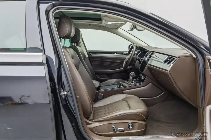 Volkswagen Phaeton 2021 Model 380TSI Deluxe Edition – фото 8