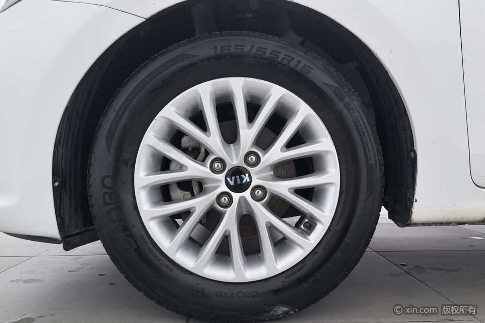 KIA K2 2017 модификация Тройная литиевая батарея кузов 1.4L MT GLS – фото 10